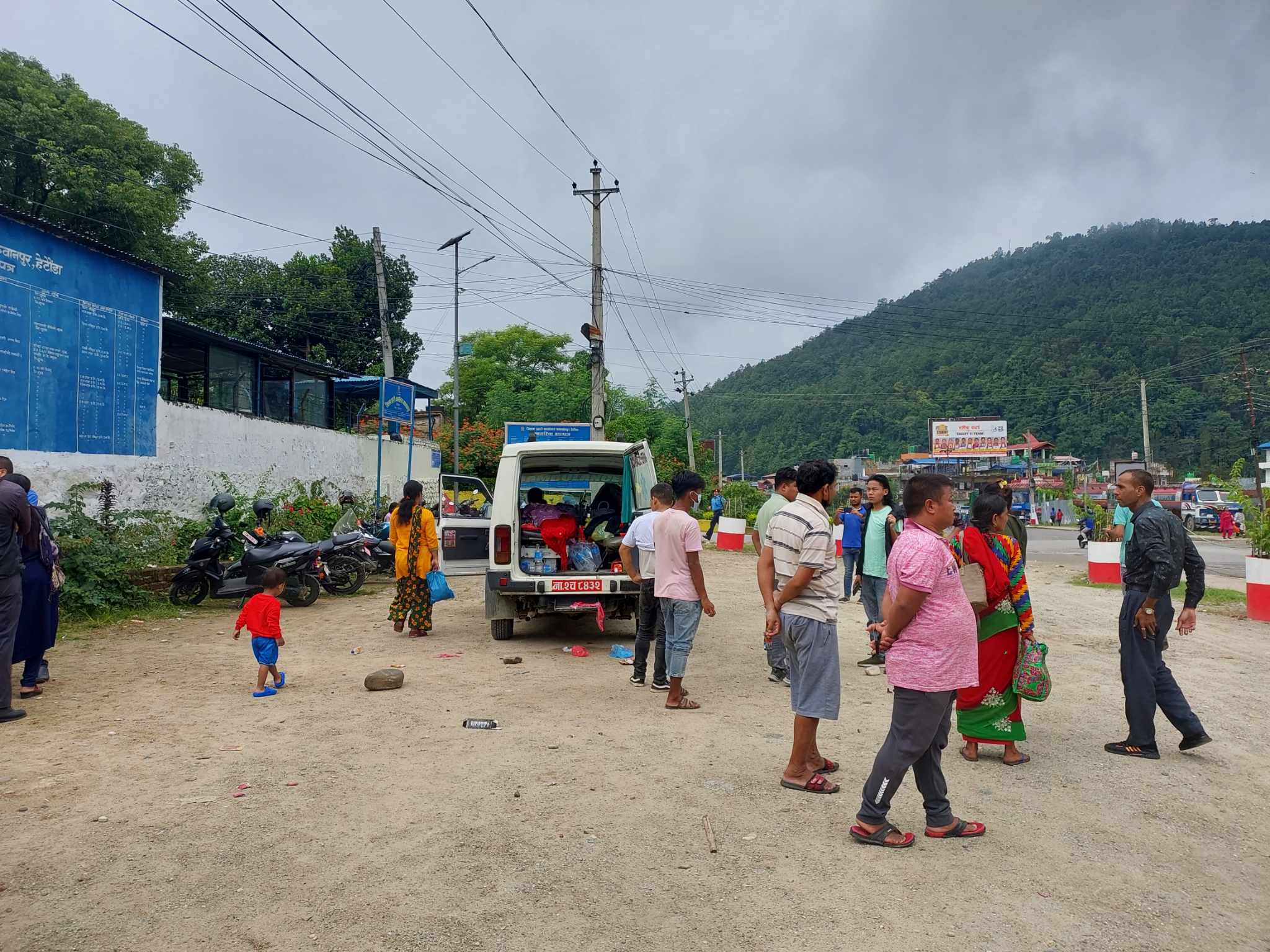 हेटौँडामा प्रहरी कार्यालयभित्रै महिला मृत्यु प्रकरणः मध्यरातमा उत्पात मच्चाउने प्रहरी निलम्बित